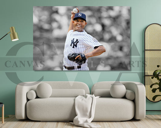 Mariano Rivera Black & White Canvas Art